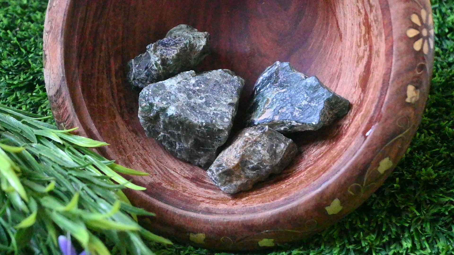 Labradorite Rough Stone, Raw Labradorite Crystals for Healing Energy