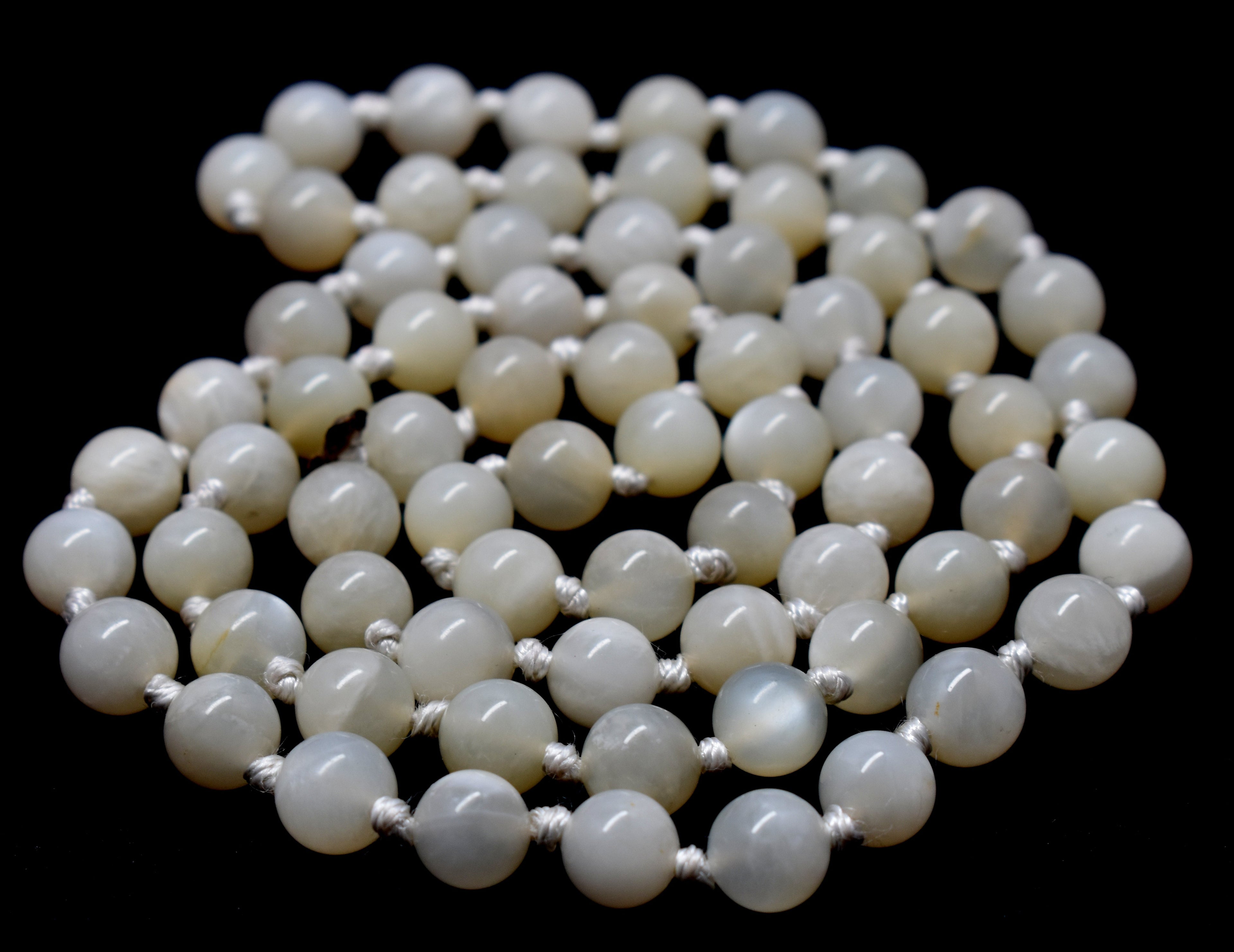 Moonstone Bead Knotted Mala – Enhances Intuition, Emotional Balance, and Spiritual Growth #Moonstone #Intuition #EmotionalBalance #CrystalHealing #Mala