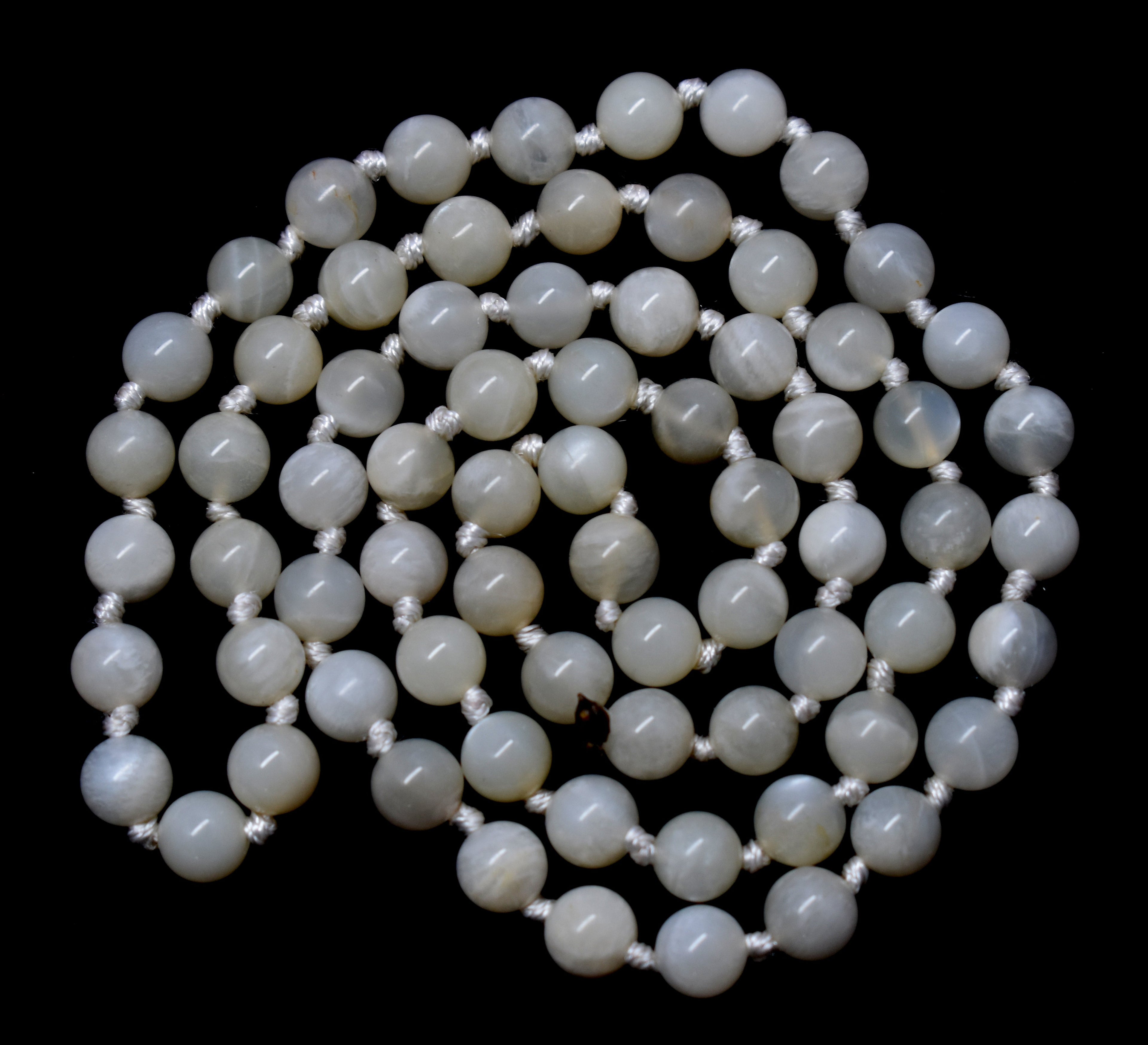 Moonstone Bead Knotted Mala – Enhances Intuition, Emotional Balance, and Spiritual Growth #Moonstone #Intuition #EmotionalBalance #CrystalHealing #Mala
