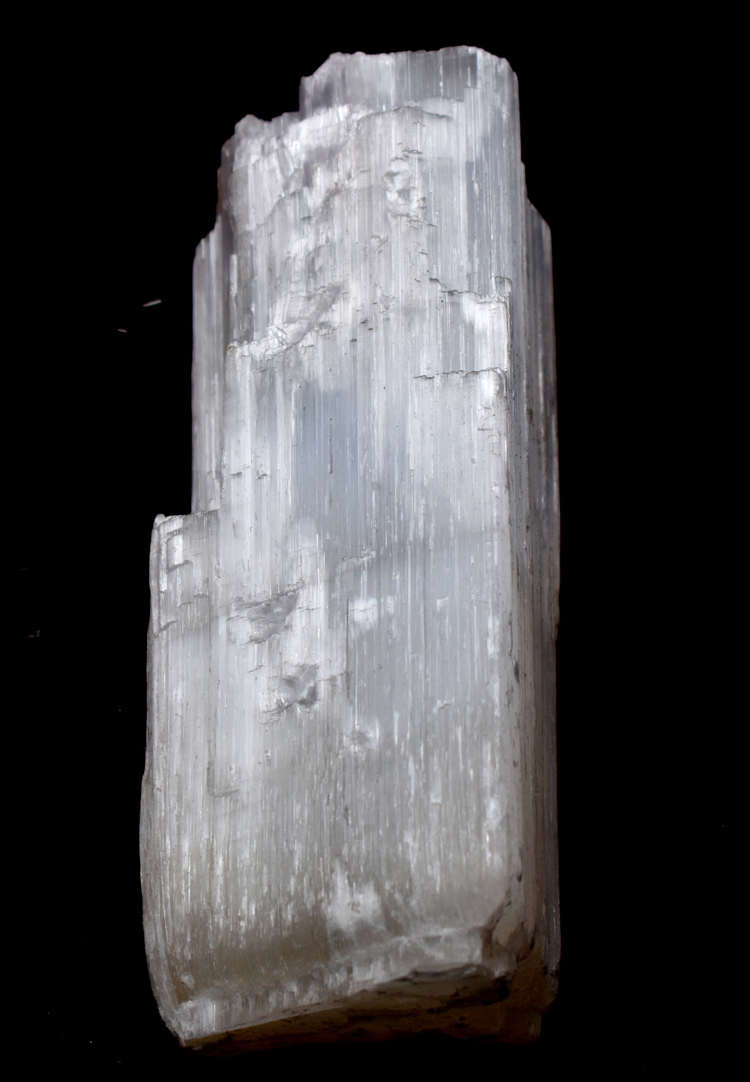 Premium Selenite Rough – Perfect for Meditation, Grounding, and Energy Clearing #Selenite #Meditation #Grounding #CrystalHealing #NaturalSelenite