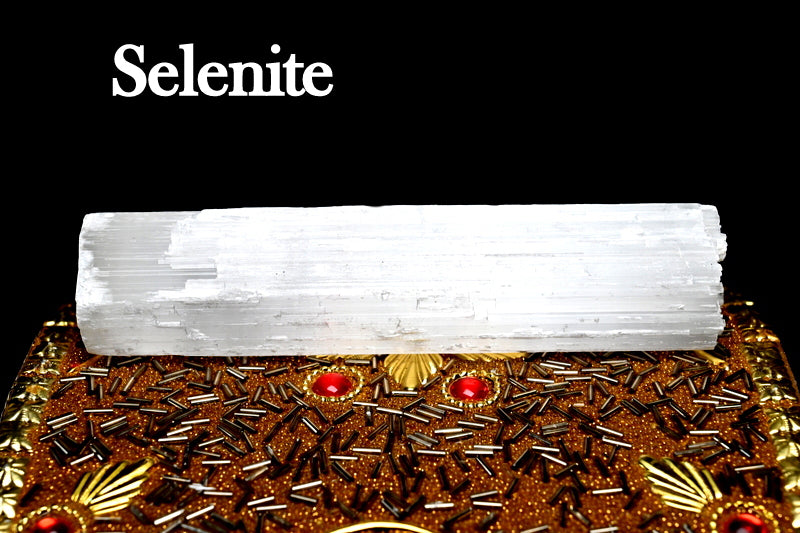 Set of Bathing Crystal Worry Stones – Includes Rose Quartz, Amethyst, Selenite, and Green Aventurine for Reiki, Healing, Relaxation, and Stress Relief – Polished Palm Stones for Meditation and Energy Balance