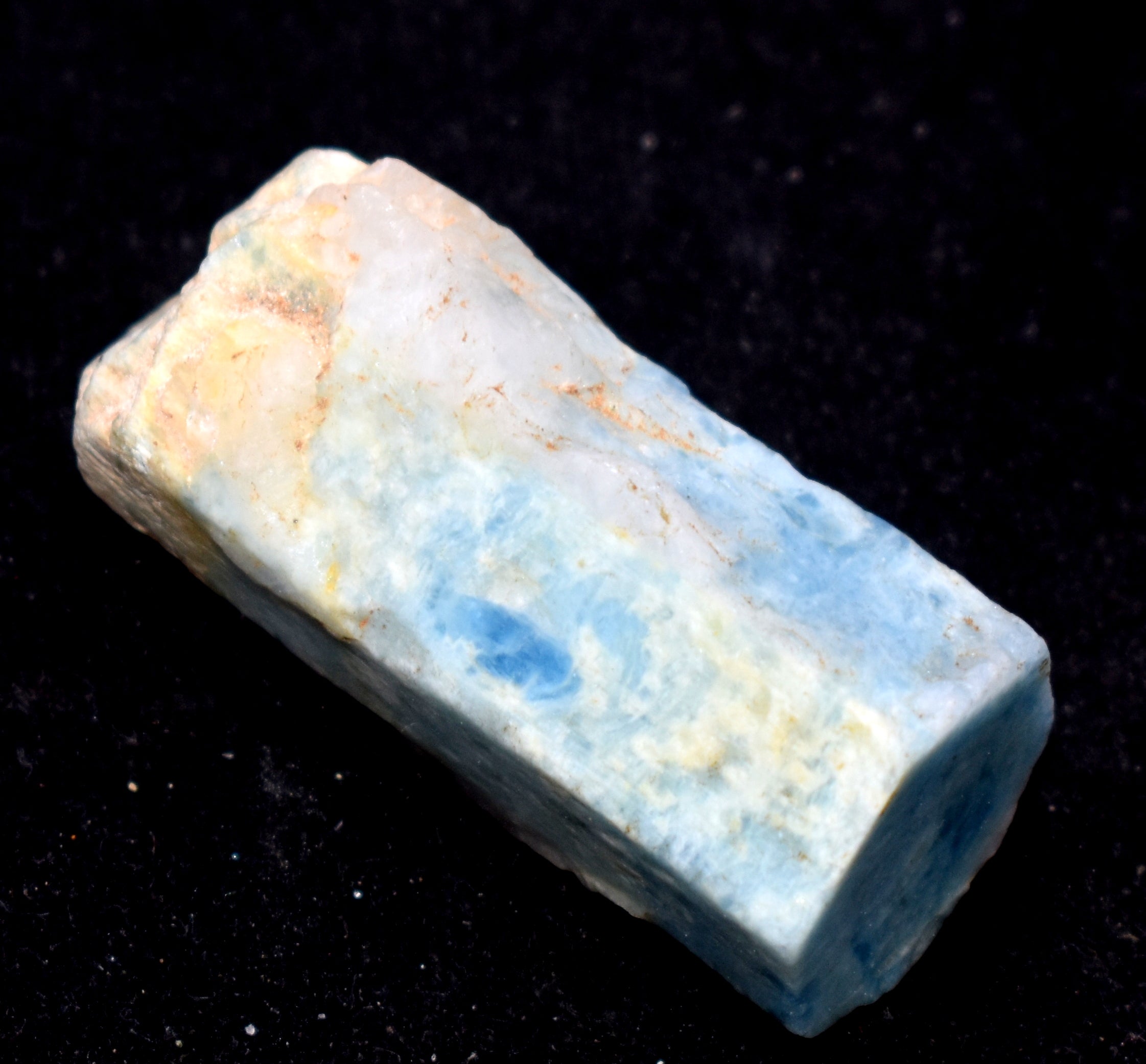 Unique Aquamarine Rough – Perfect for Creativity and Inspiration