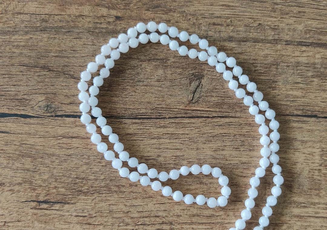 Moonstone 8mm knotted mala