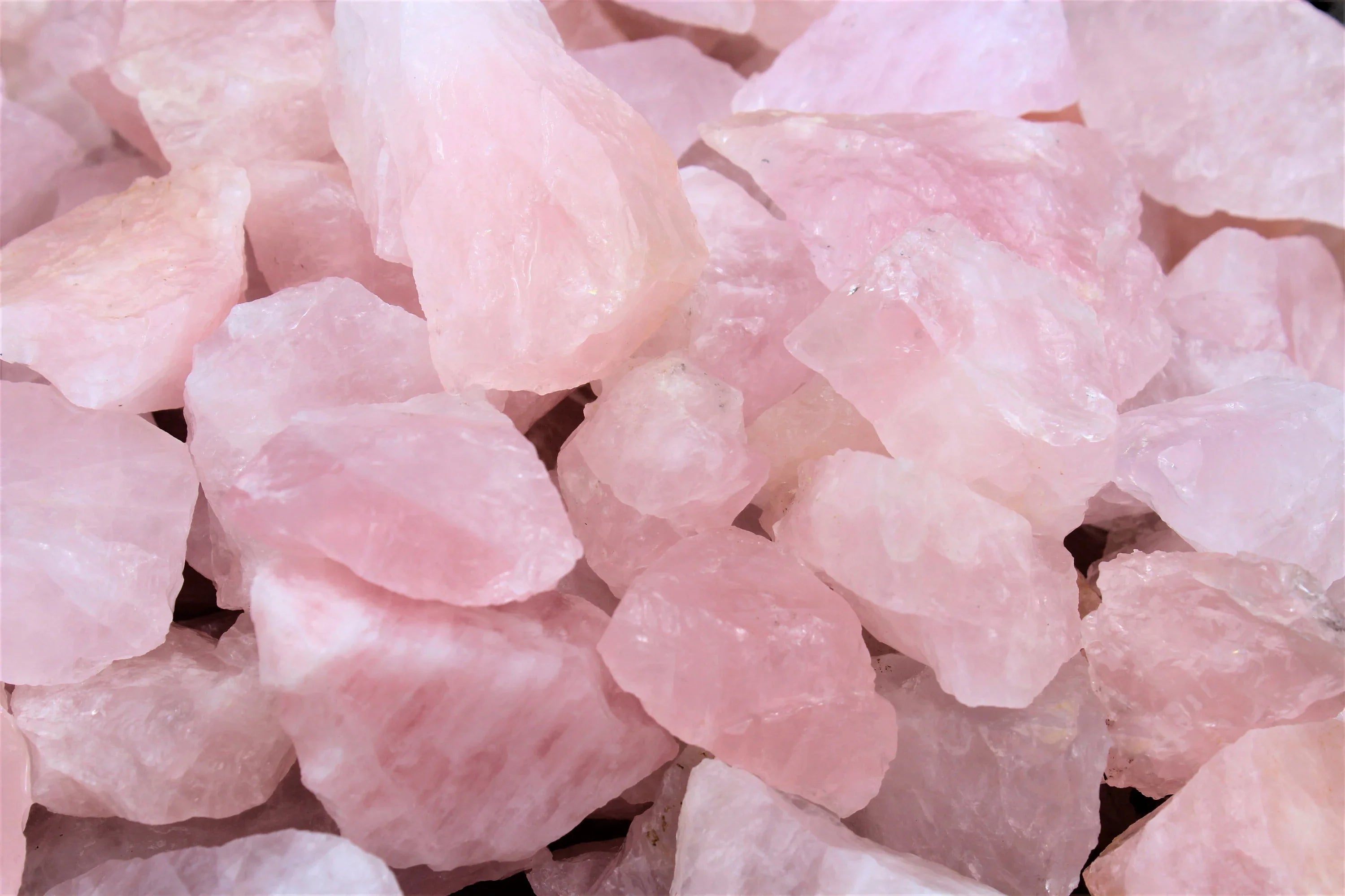 Set of Bathing Crystal Worry Stones – Includes Rose Quartz, Amethyst, Selenite, and Green Aventurine for Reiki, Healing, Relaxation, and Stress Relief – Polished Palm Stones for Meditation and Energy Balance